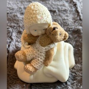 Snowbabies A Hug’ll Make It Better 2005 Ornament